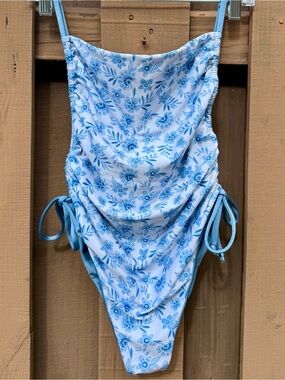 Capittana Blue Floral Print Side Tie One-Piece Swimsuit Size Medium L140918